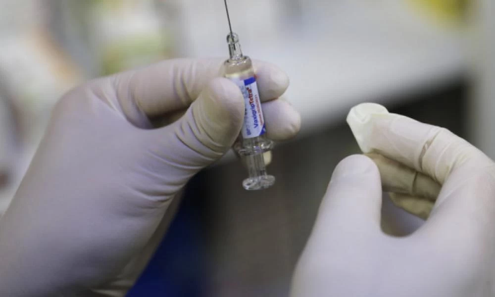 Κορονοϊός – Ρωσία: Μαζικές κλινικές δοκιμές στο δεύτερο εμβόλιο EpiVacCorona